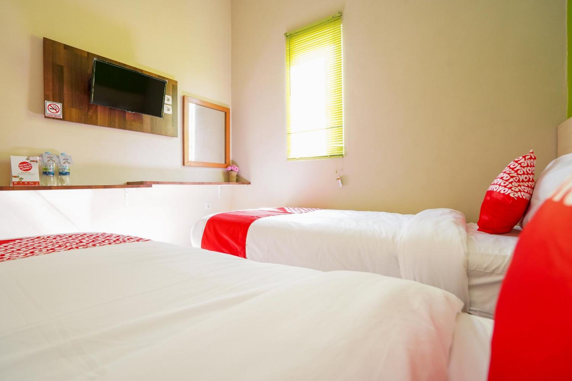 Hotel O Surabaya Near Surabaya Town Square Formerly Kupang Gunung Residence Kültér fotó